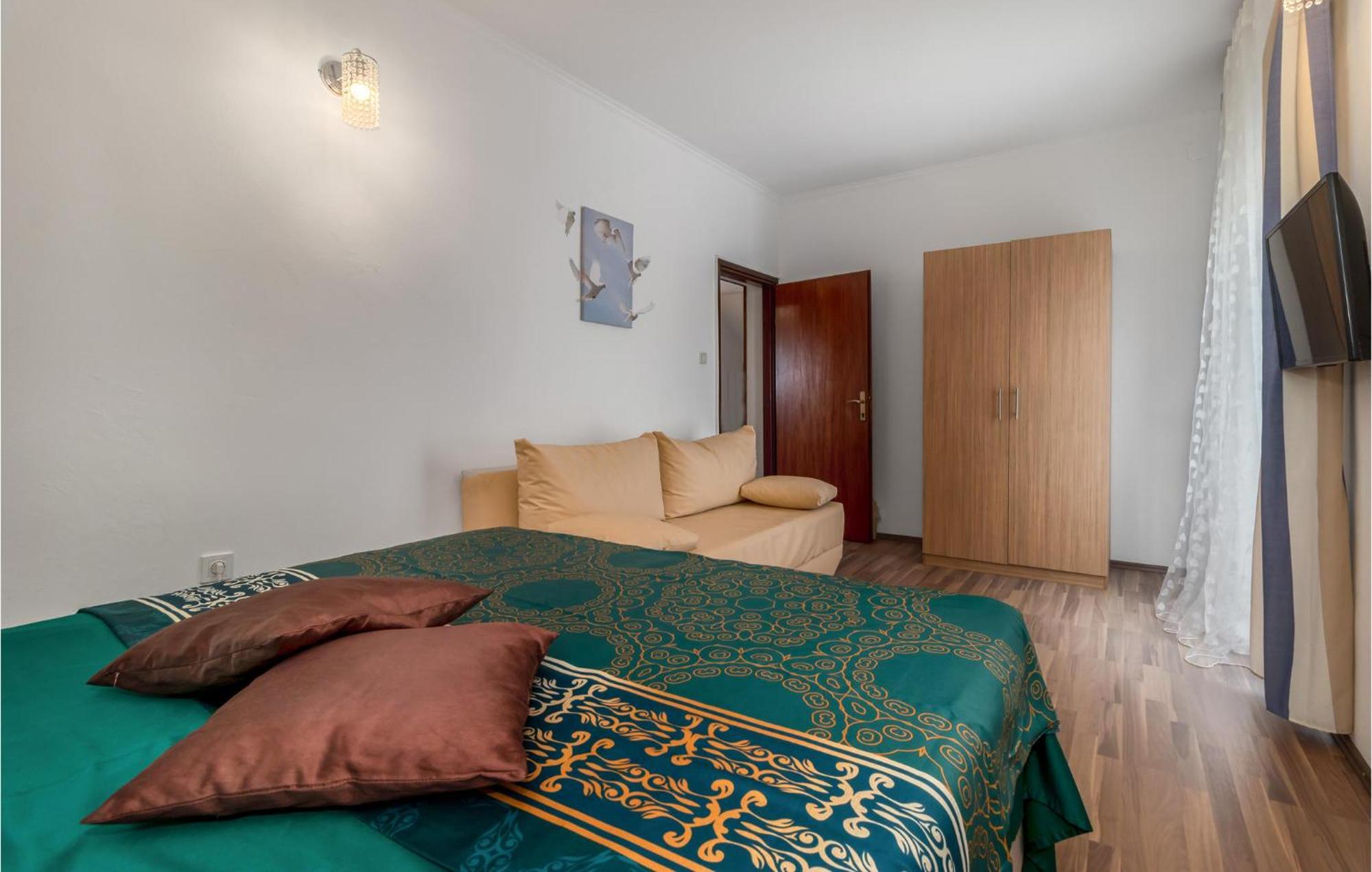 6 Bedroom Beautiful Home In Crikvenica Esterno foto